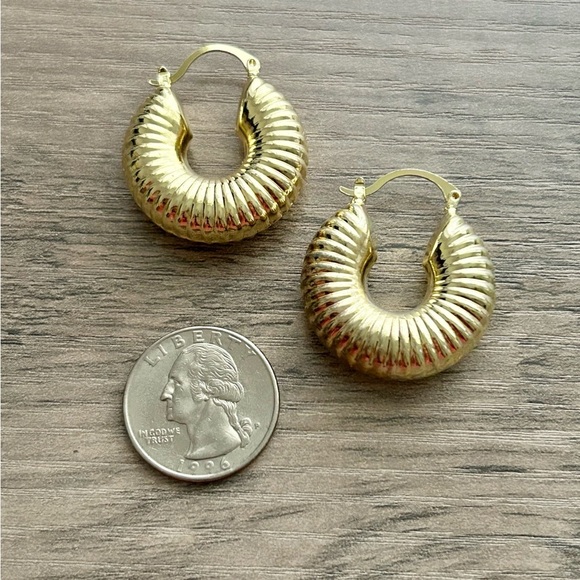 18K Gold Plated Chunky Gold Hoop Earrings - Picture 2 of 4